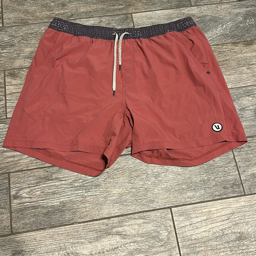 Vuori - NWOT Kore 5” shorts - size XXL in red